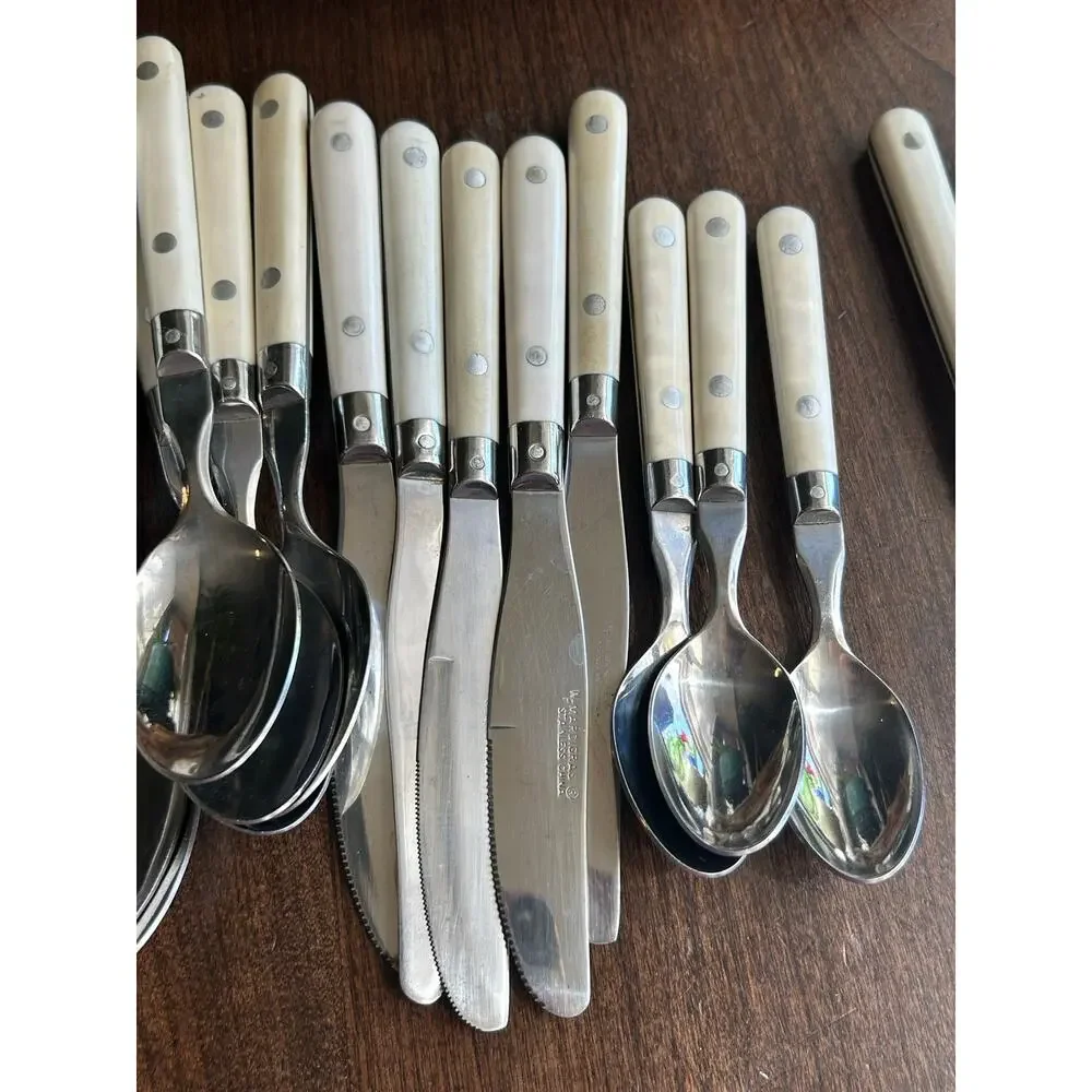 20 pieces Vintage Washington Forge Mardi Gras stainless steel flatware off-white